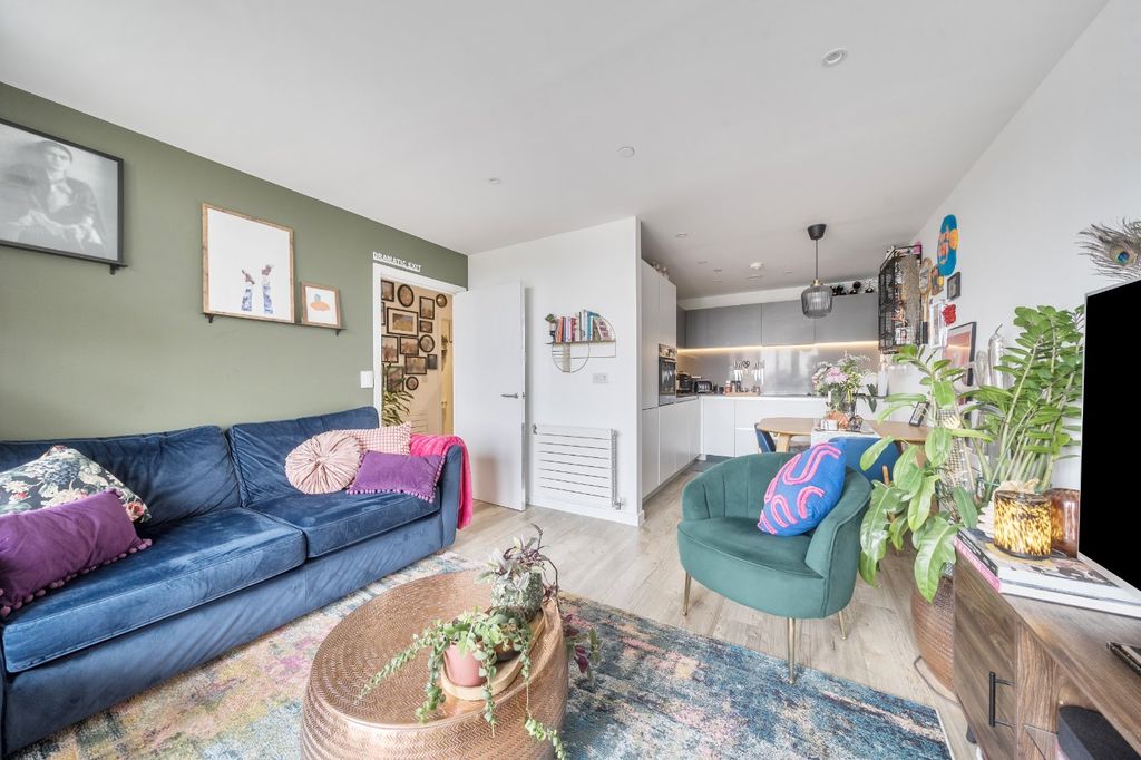 Property photo 2 of 17 Picture No. 33