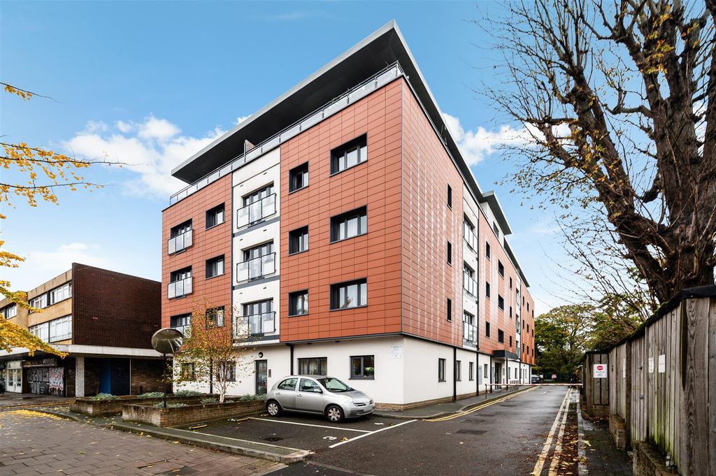 Property photo 3 of 9