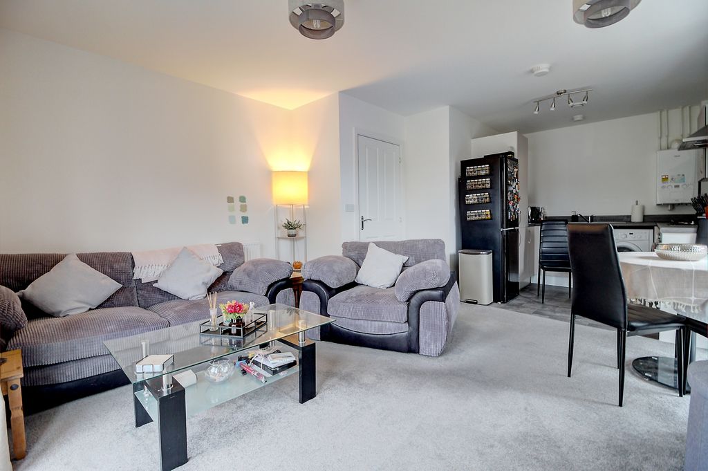 Property photo 3 of 10 Lounge