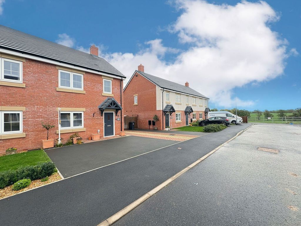 Property photo 2 of 31