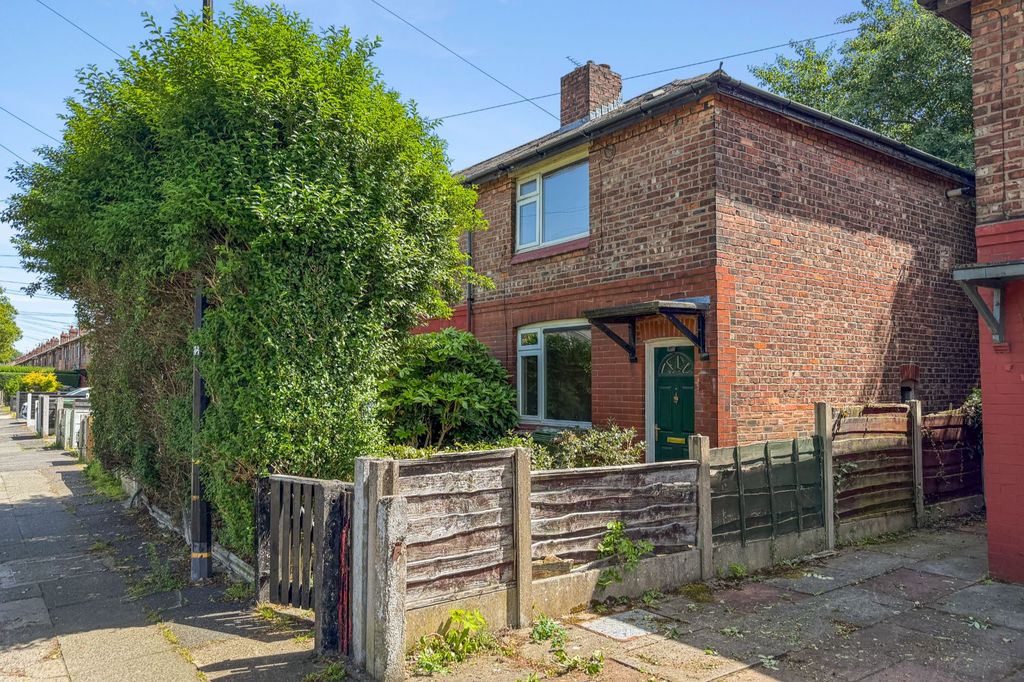 Property photo 2 of 19 91 Chatsworth Road, Stretford M32 9Qd