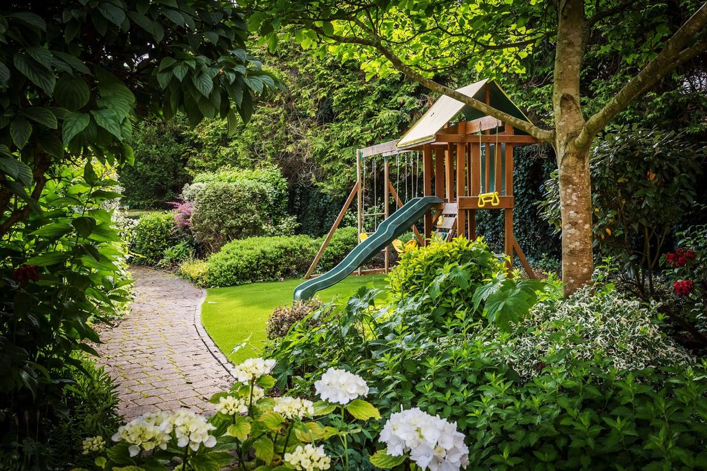 Additional image 21 of 7 bed detached house for saleNew Road, Esher, Surrey KT10