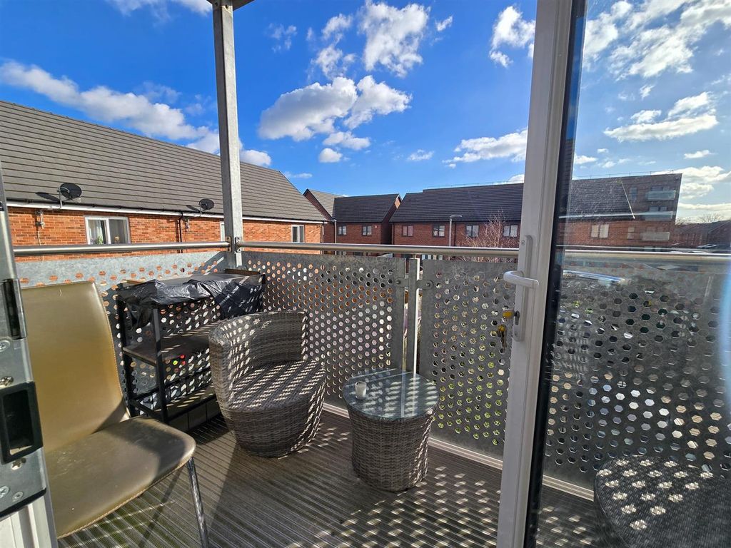 Property photo 2 of 9 1000010858.Jpg