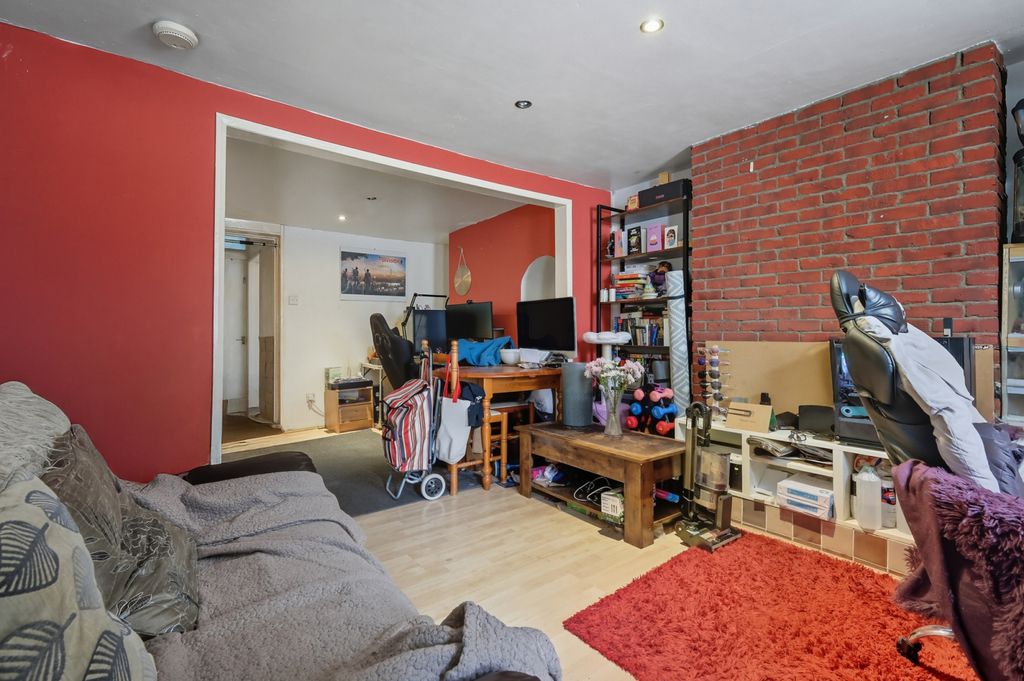 Property photo 2 of 16 Gallery