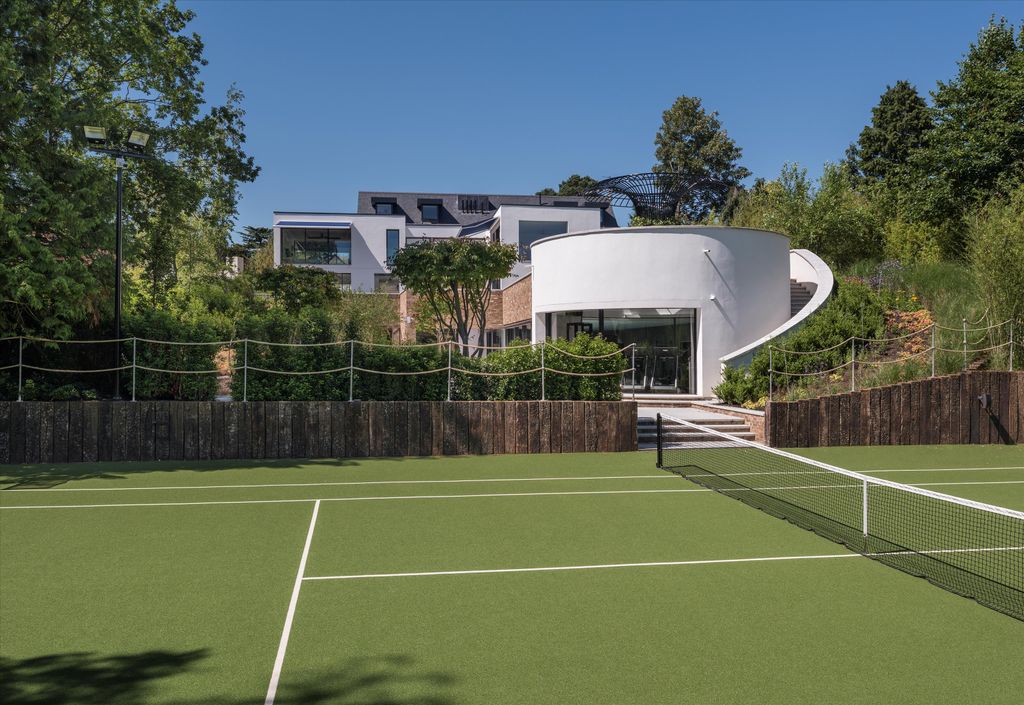 Additional image 17 of 7 bed detached house for saleThe Warren, Radlett, Hertfordshire WD7