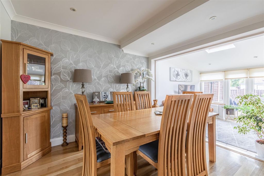 Property photo 3 of 20 Dining