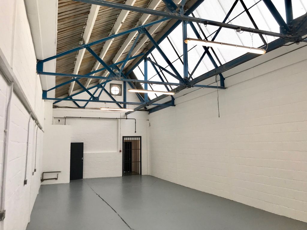 Property photo 1 of 2