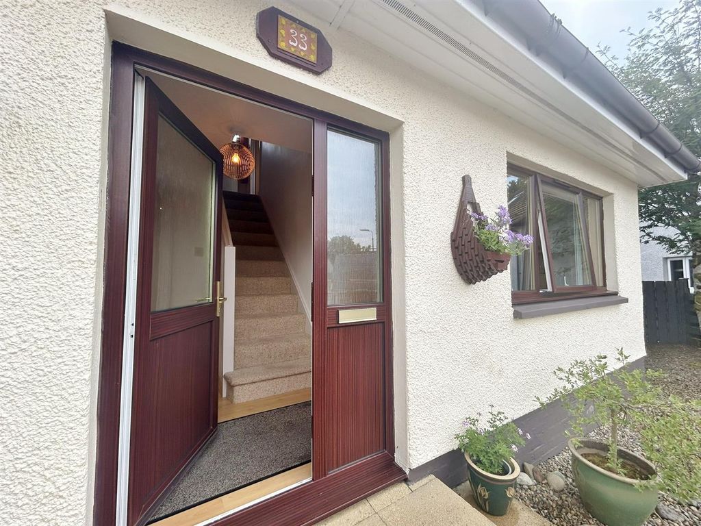 Property photo 3 of 34 Entrance