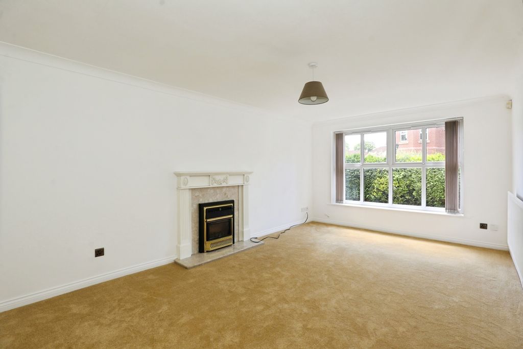 Property photo 2 of 20 Pbox-Img.Jpg