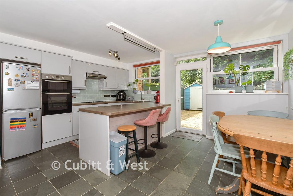 Property photo 3 of 15 Kitchen/Dining Room