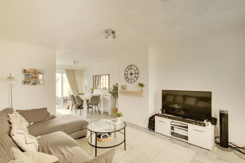 Property photo 3 of 12 Open Plan Lounge/Dining Room