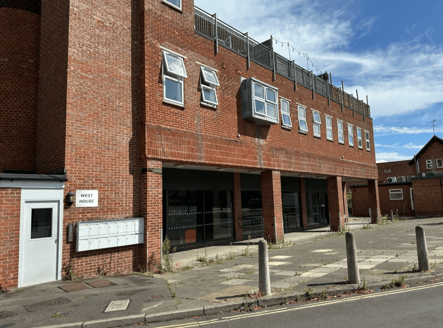 Property photo 3 of 9 Gallery