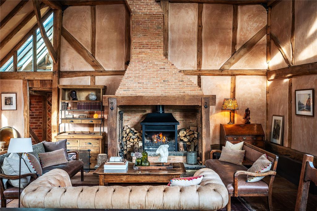 Property photo 3 of 43 House. Partnership