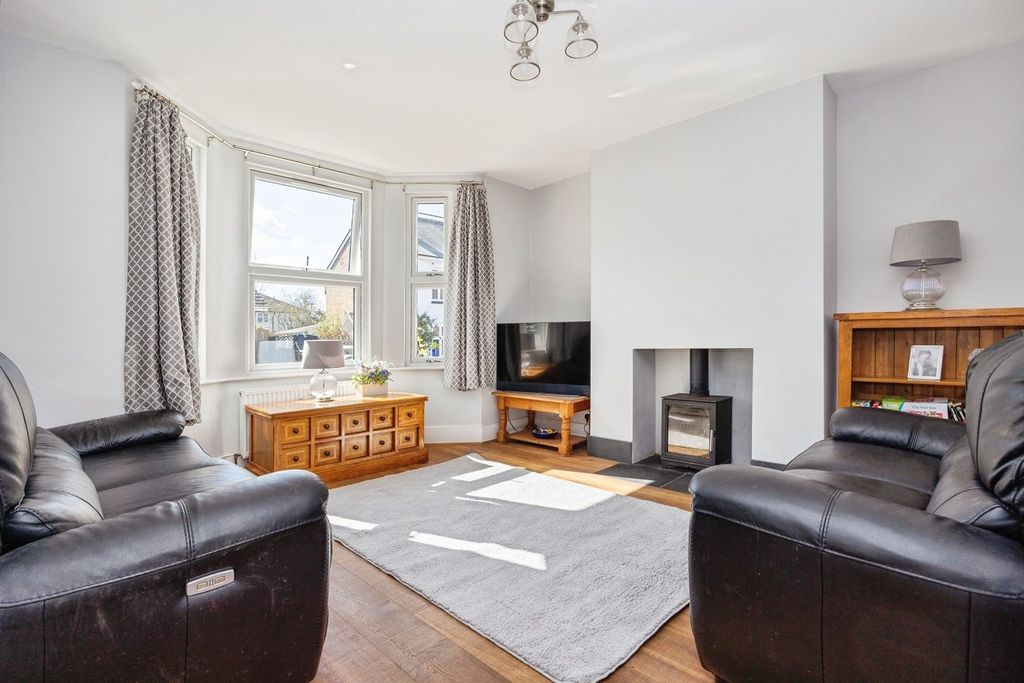 Property photo 2 of 18