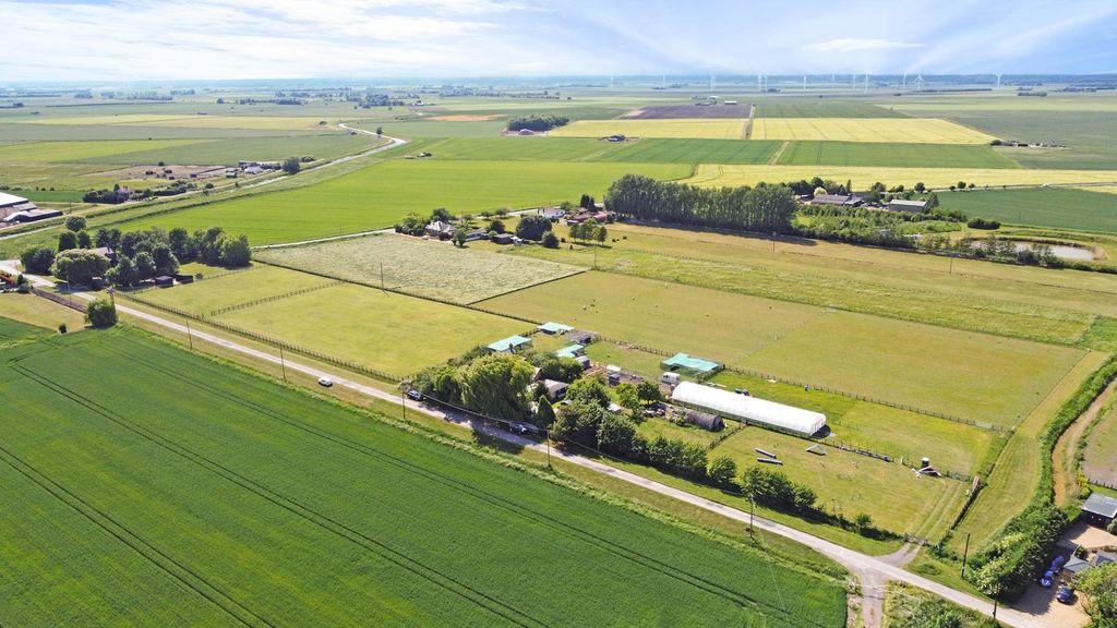 Property photo 3 of 46