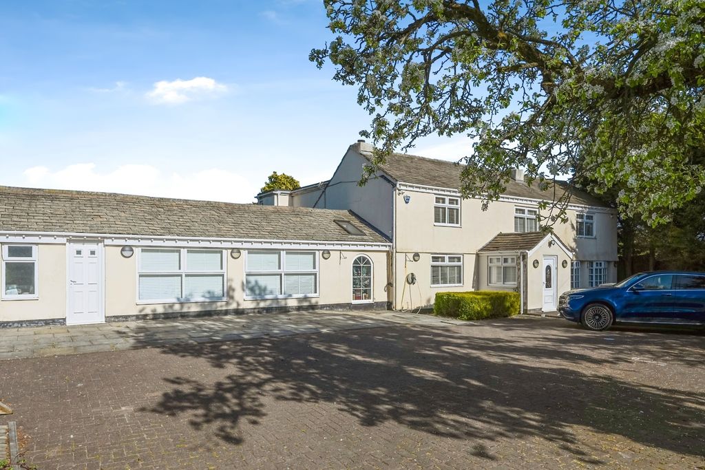 Property photo 1 of 17 Photo