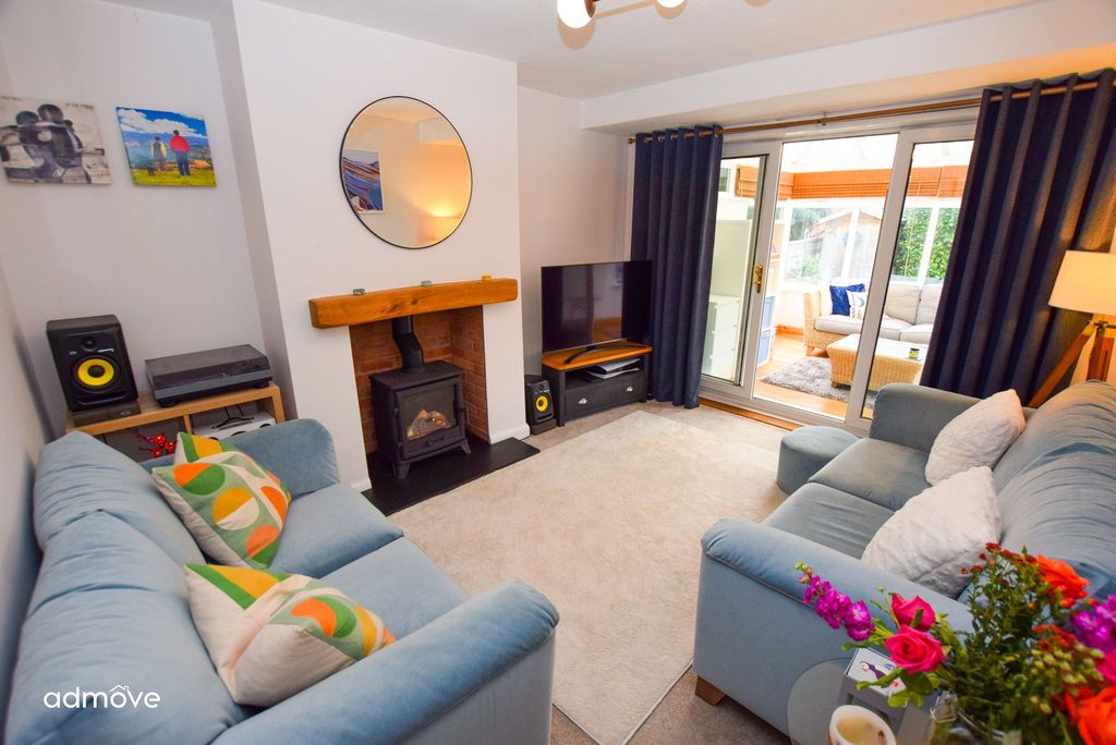 Property photo 2 of 27