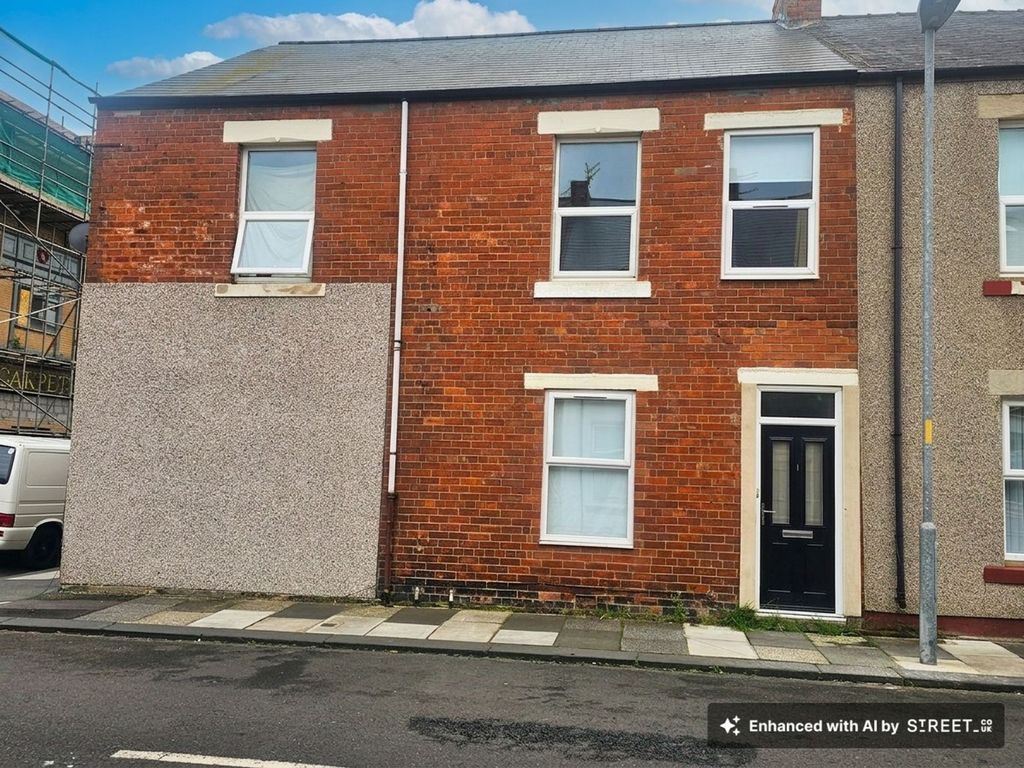 Property photo 3 of 10 External