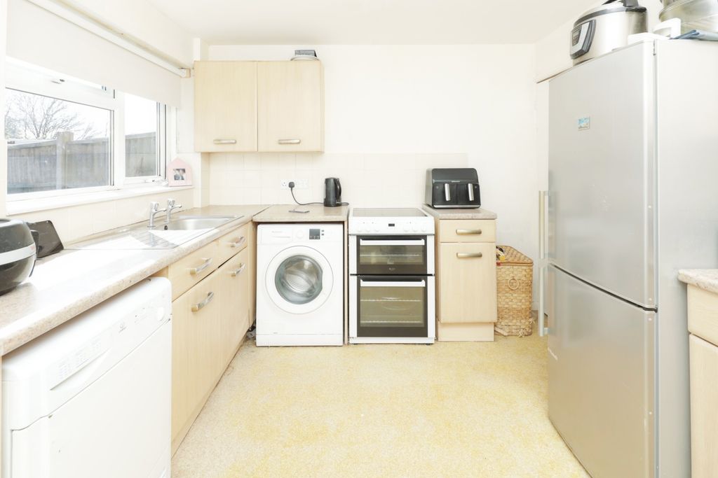 Property photo 2 of 17 Photo