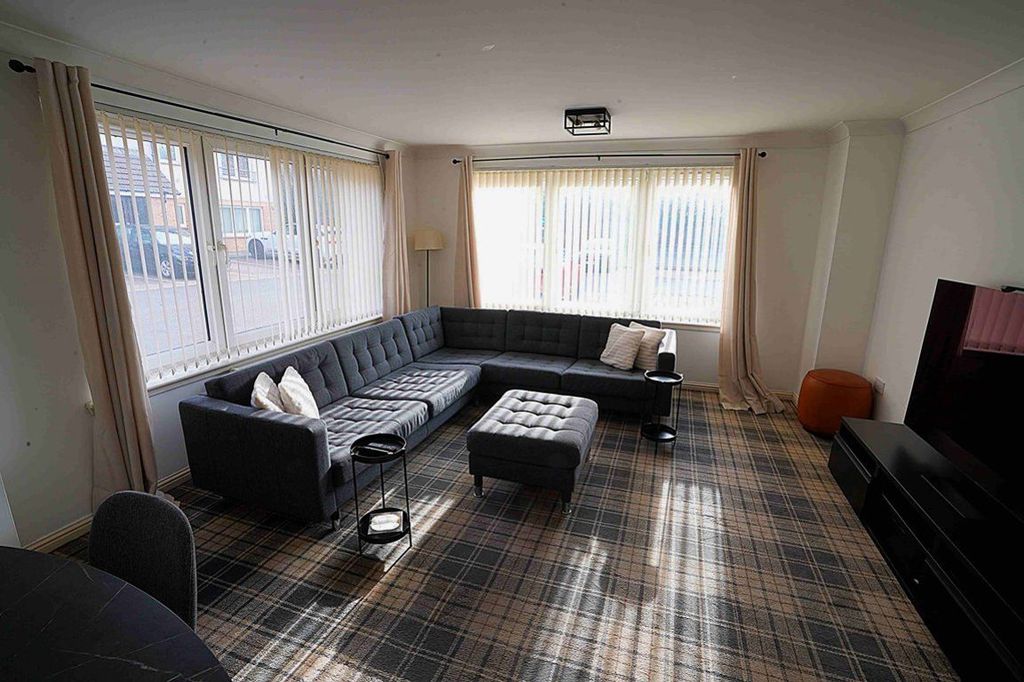 Property photo 3 of 15