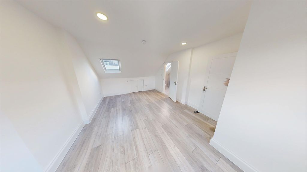 Property photo 3 of 10 04092026_095533.Jpg