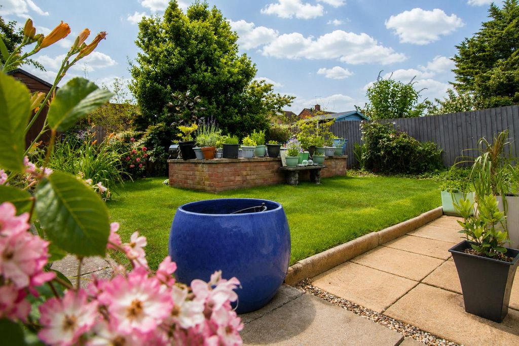 Property photo 3 of 33