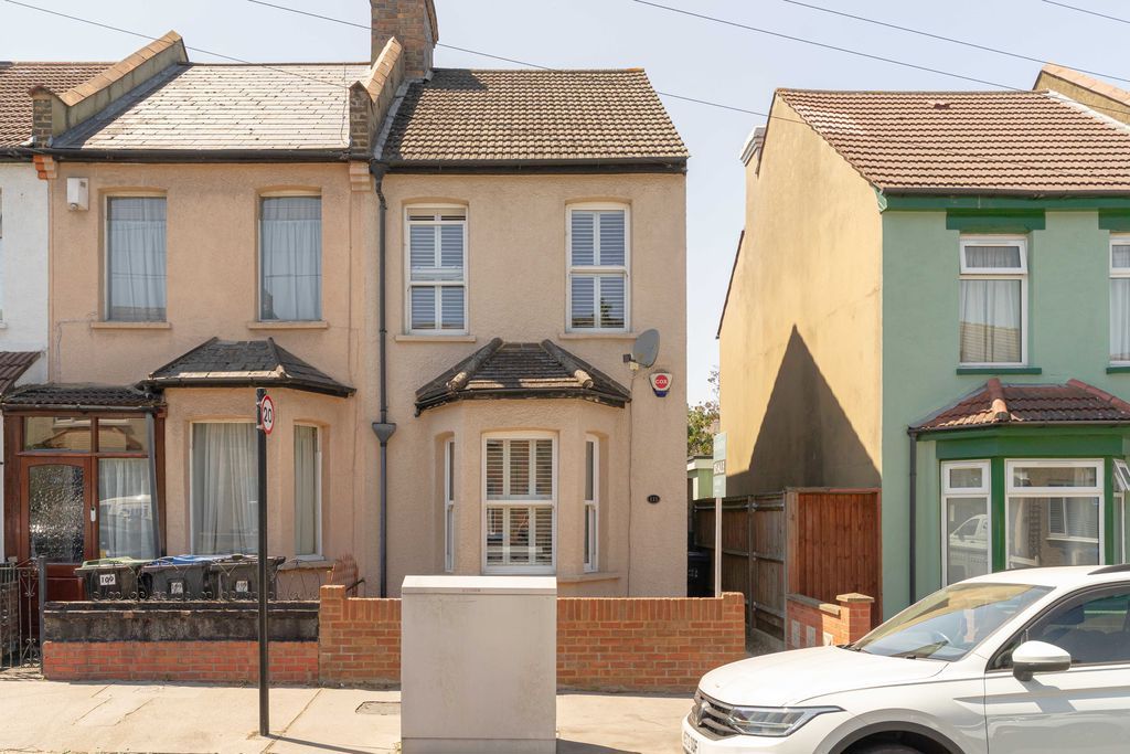 Property photo 1 of 14 External