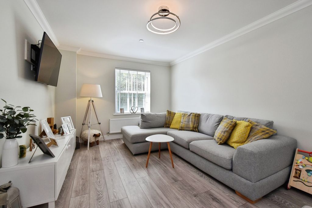 Property photo 3 of 17 Photo