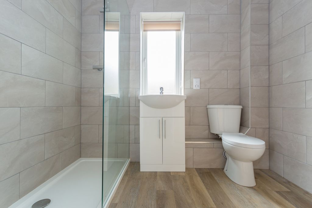 Property photo 3 of 8 Photo 1