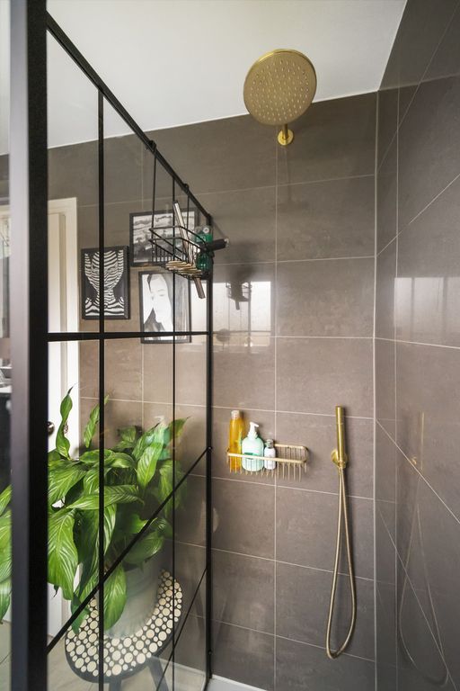 Property photo 2 of 31