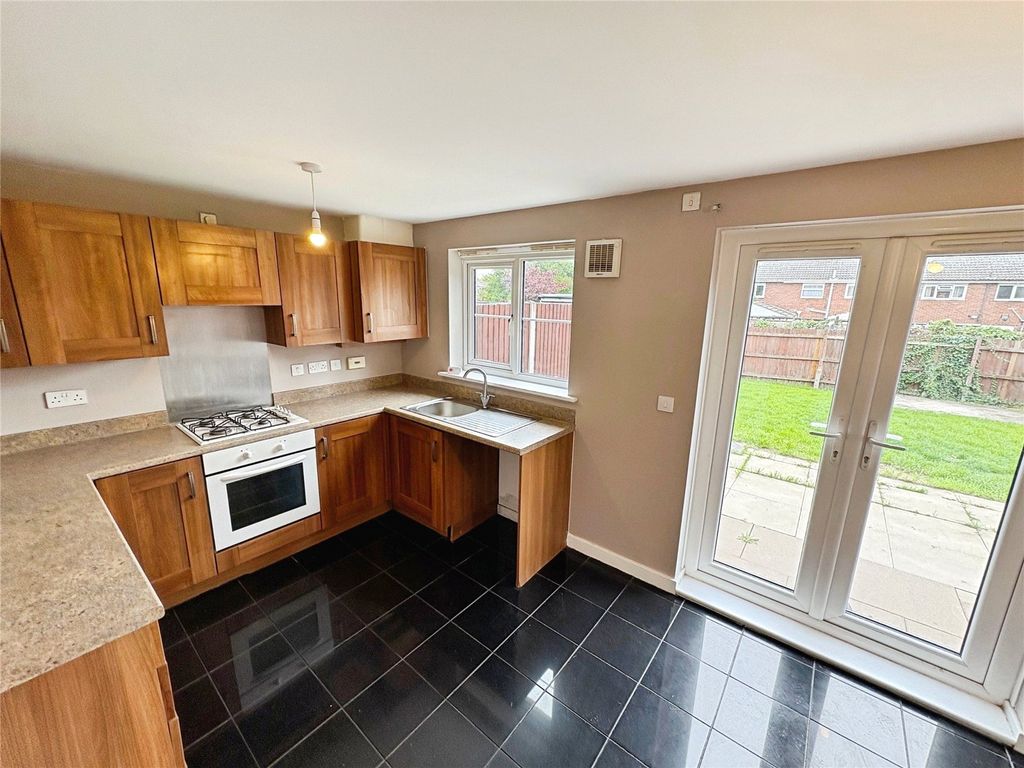 Property photo 2 of 11 Dining Kitchen