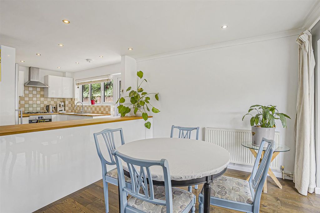 Property photo 3 of 16 Dining Area