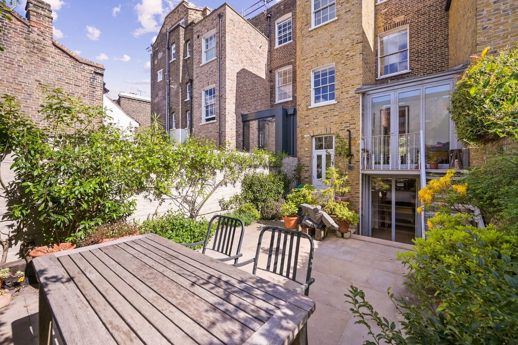 Property photo 3 of 18 Picture No. 06