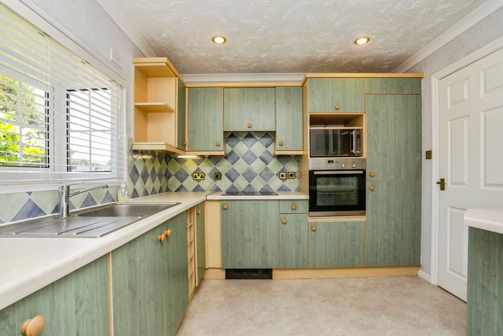 Property photo 3 of 19