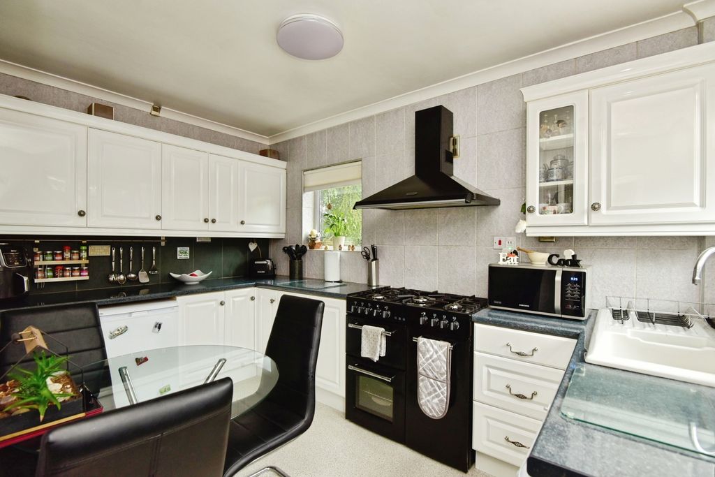 Property photo 3 of 16 Pbox-Img.Jpg