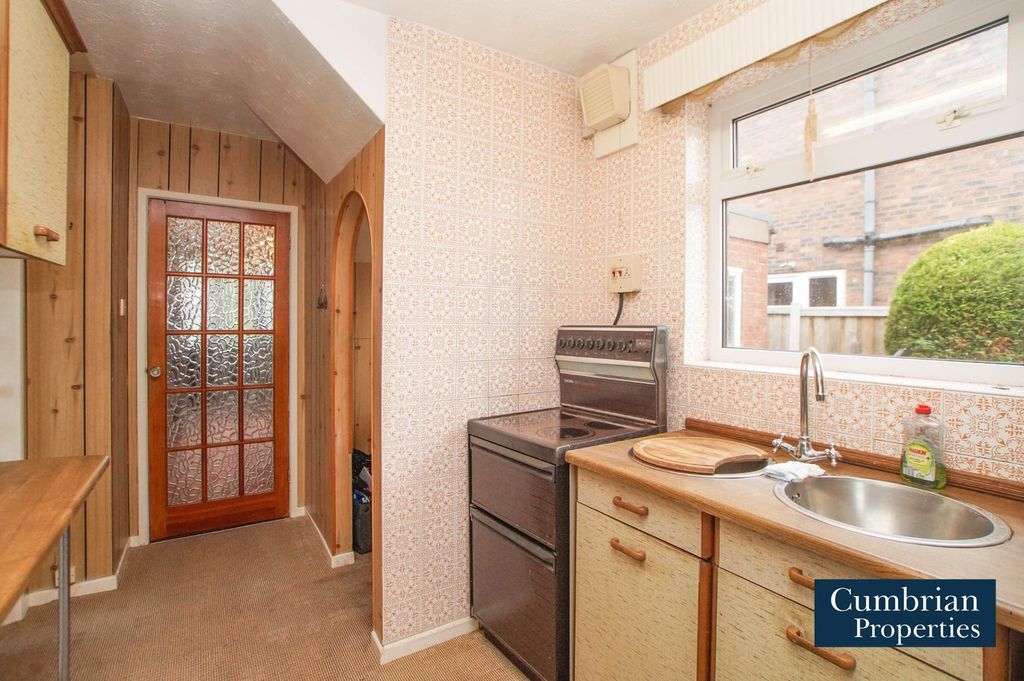 Property photo 2 of 22 Kitchen