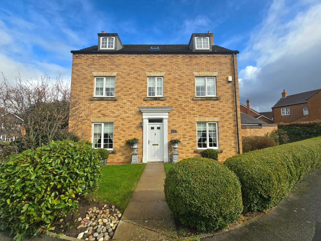 Property photo 1 of 33