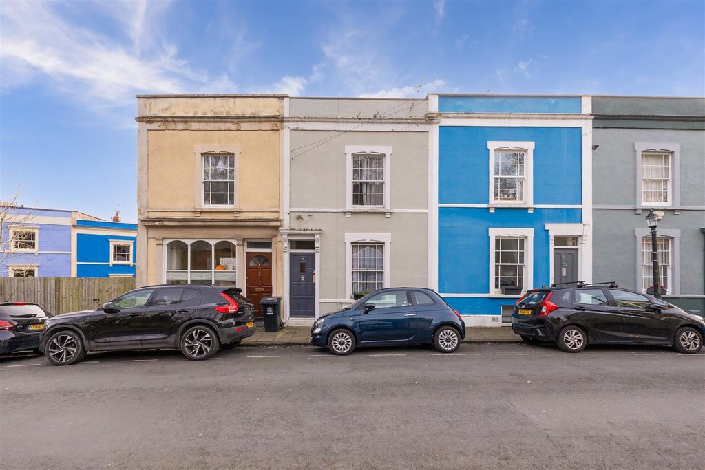 Property photo 1 of 41 58-Ambra-Vale-Bs8-4Tr-41.Jpg