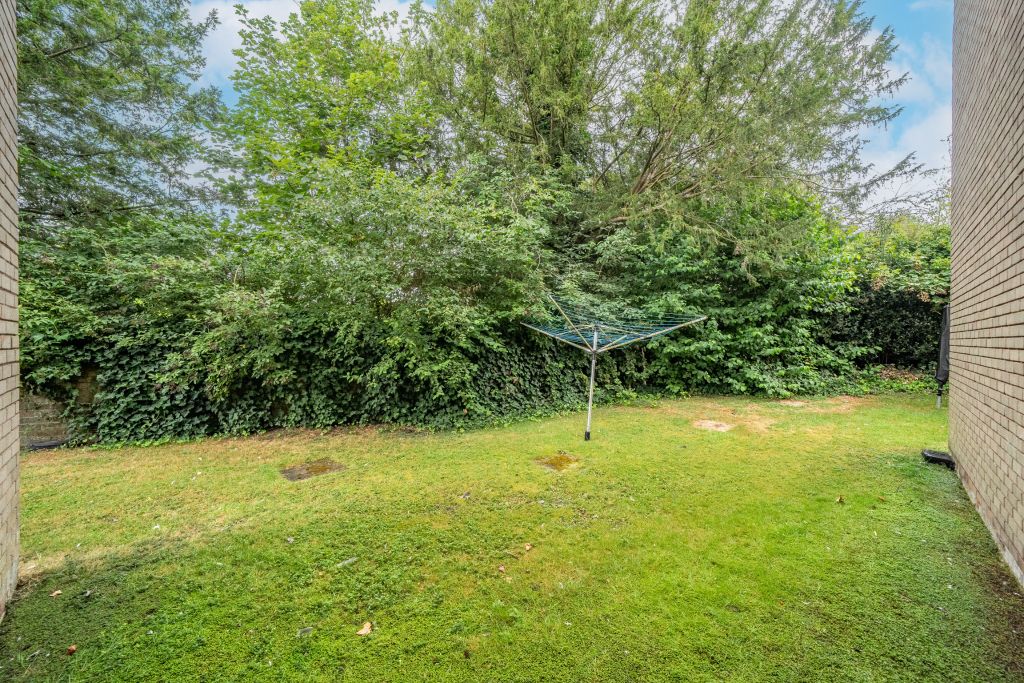 Property photo 2 of 21