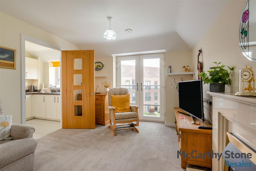 Property photo 3 of 25 8691039-Interior12.Jpg