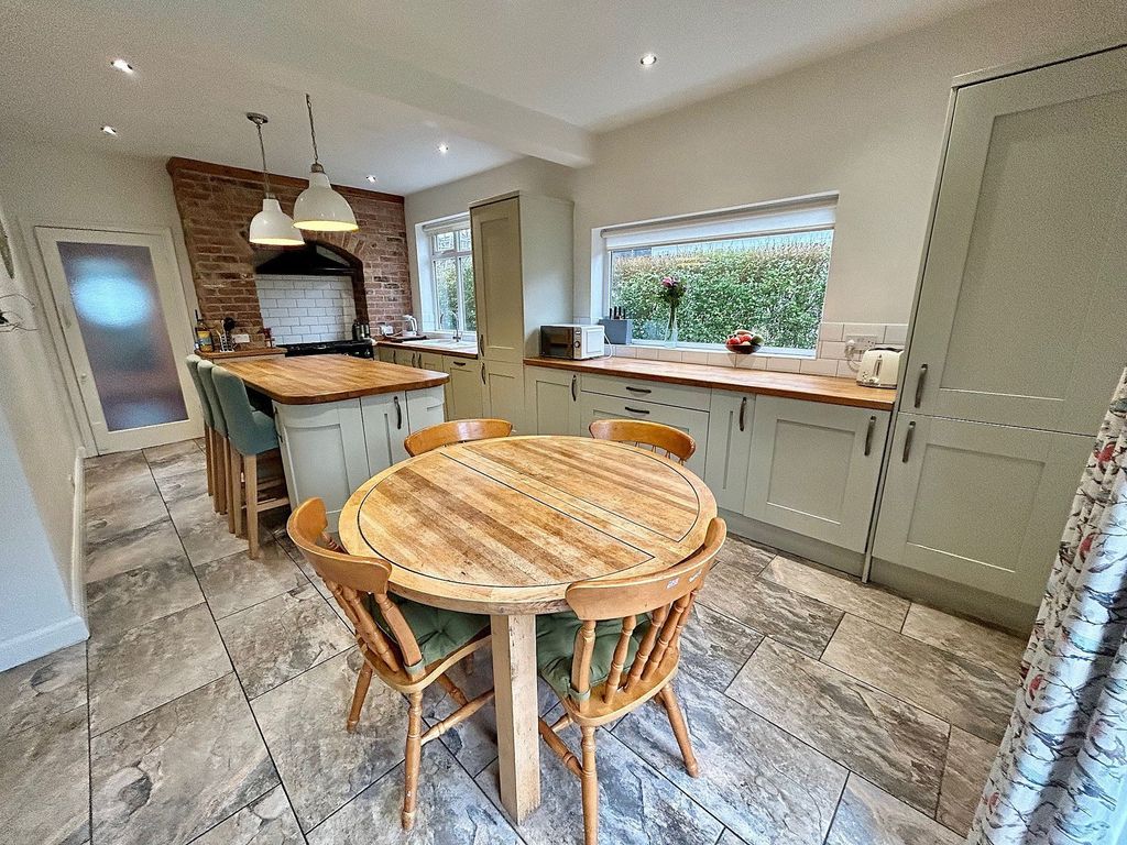 Property photo 2 of 28 Dining Room