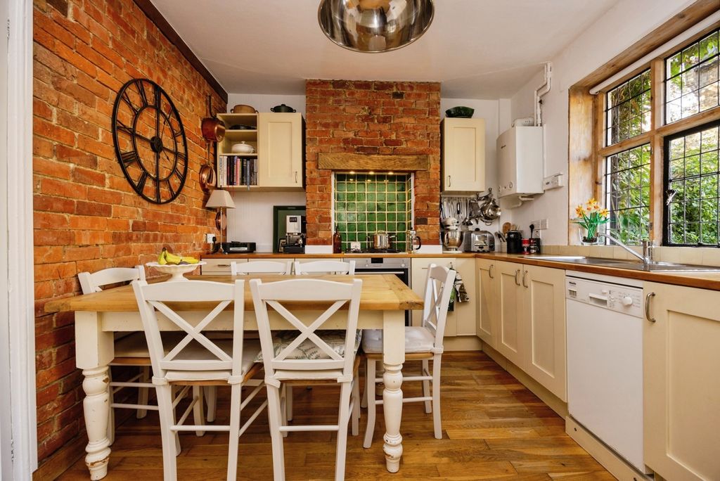 Property photo 3 of 18 Photo