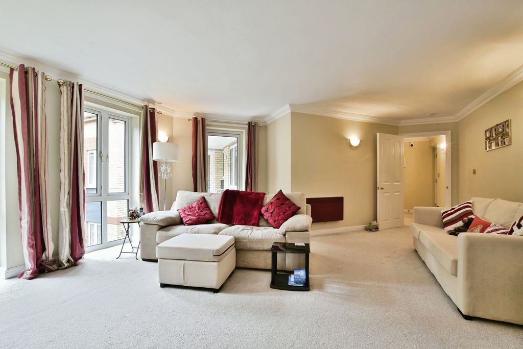Property photo 3 of 28 Pbox-Img.Jpg