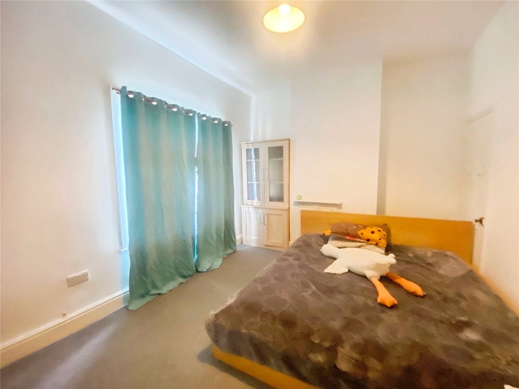 Property photo 3 of 9 Bedroom