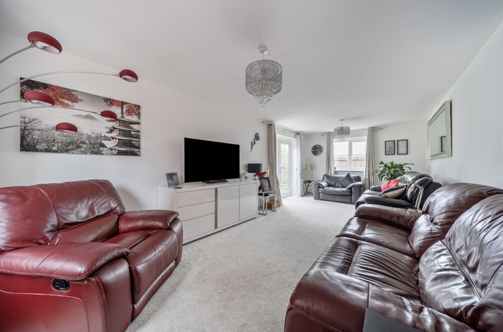 Property photo 2 of 22 1360651-22-68d6A0E248F7B