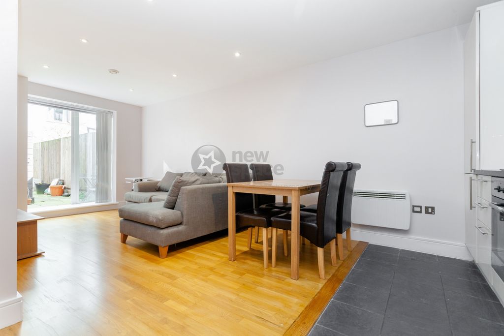 Property photo 3 of 21 Photo 2