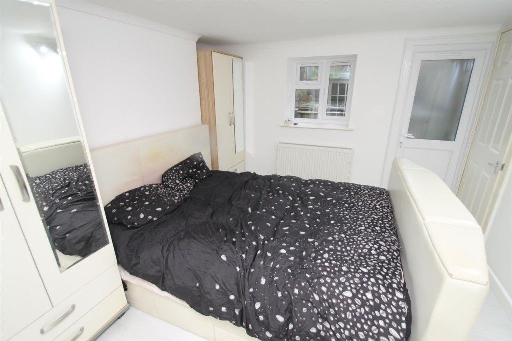 Property photo 2 of 14 Lower Ground Floor Flat Bedroom