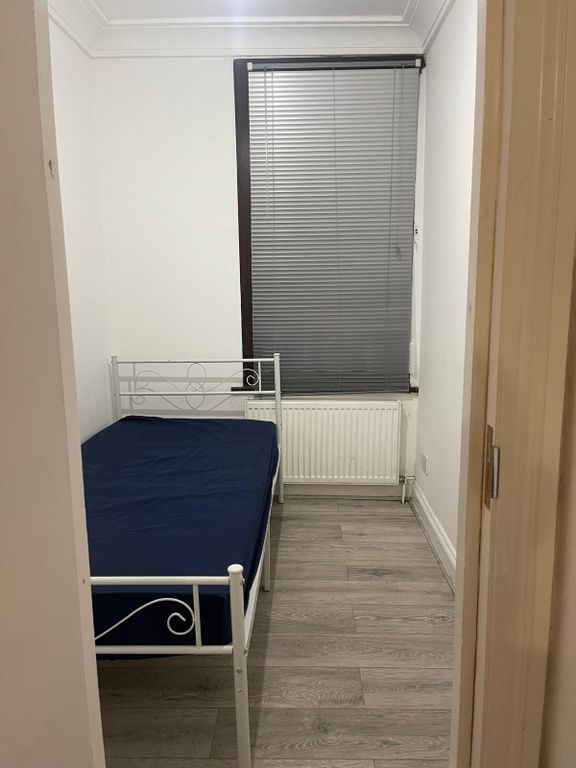 Property photo 1 of 2 Box Room Close To Gants Hill Station- £500 Pcm