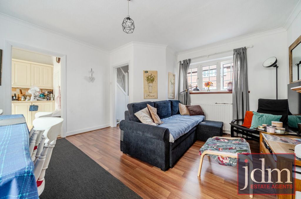 Property photo 2 of 12 B4A73E39-E8A4-409...