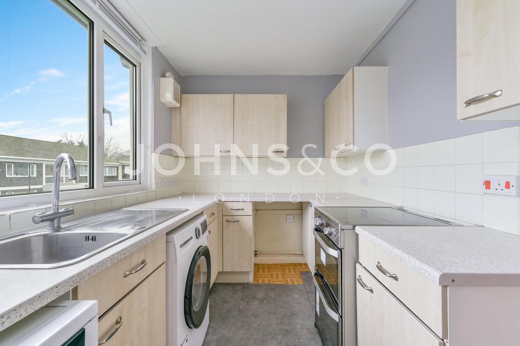 Property photo 3 of 7